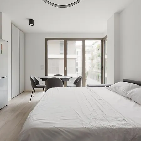 Modern With Shared Pool &